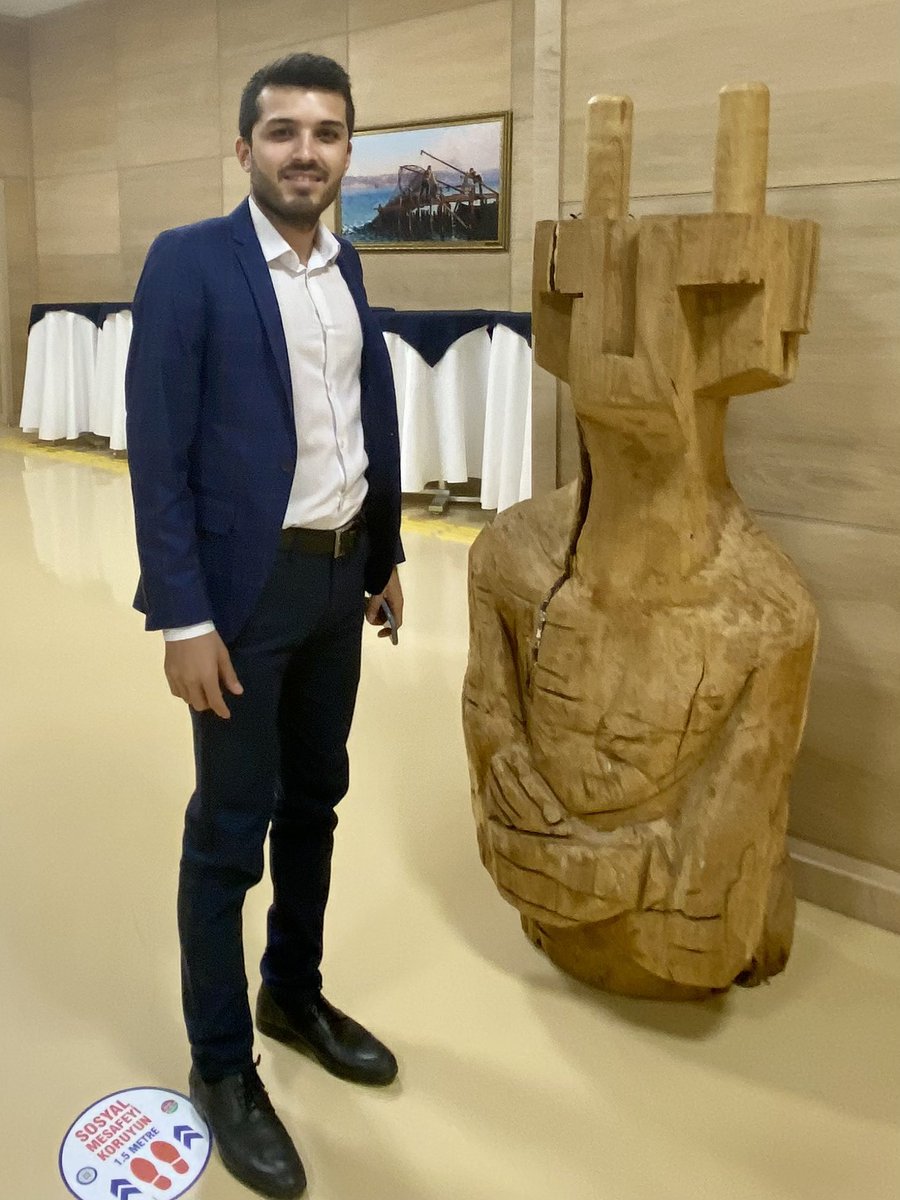 Yeni bir yıl, yeni bir başlangıç, umutlarla dolu, sevgi, saygı, hoşgörü,muhabbetle gelmesini dilediğimiz, sağlıkla, huzurla, mutlulukla yaşamayı düşlediğimiz yeni bir yıl.Mutlu Yıllar 🎄