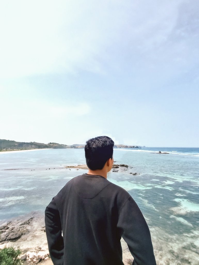 Vadhlee3's tweet photo. Skrng kalau dtnya hrapan thn dpn ap ...
Lbih kpd ingin belajar bnyk tenangnya, byk sabarnya, &amp; bnyk tahahx.

Tdk berekpektasi scara berlbhan, fokus pd tjuan &amp; impian yg sudah dijanjikan untuk dihidupi, mnikmati yg ada saat in.

Usahain ap yg bsa d usahakn &amp; trs memperbaiki dri.✨ https://t.co/z0z4zTRzJn