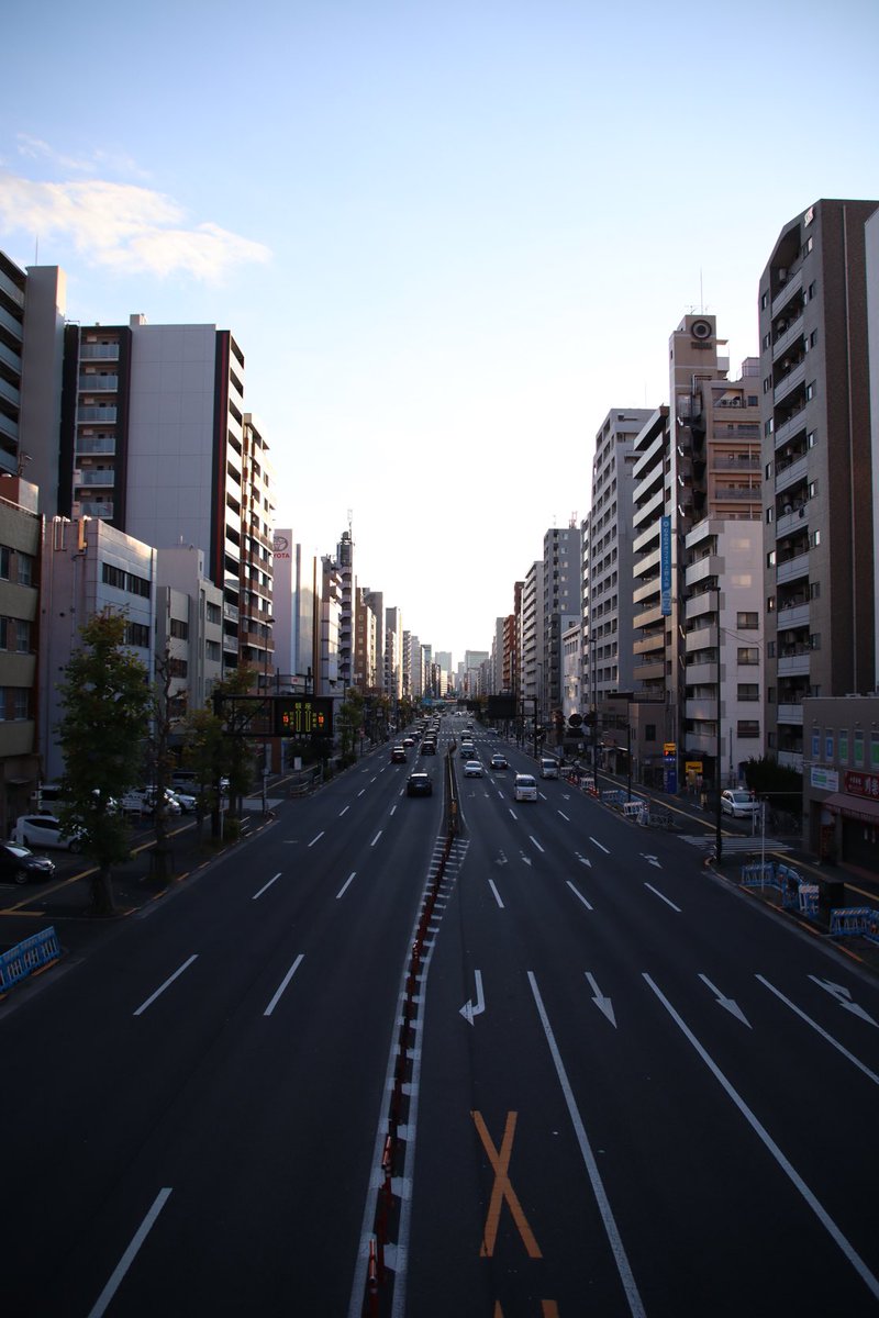 infoweb365days's tweet photo. #歩道橋から
#KissM2 #B028
至 上野方面
渋滞はしていません https://t.co/VRGC5rfciA