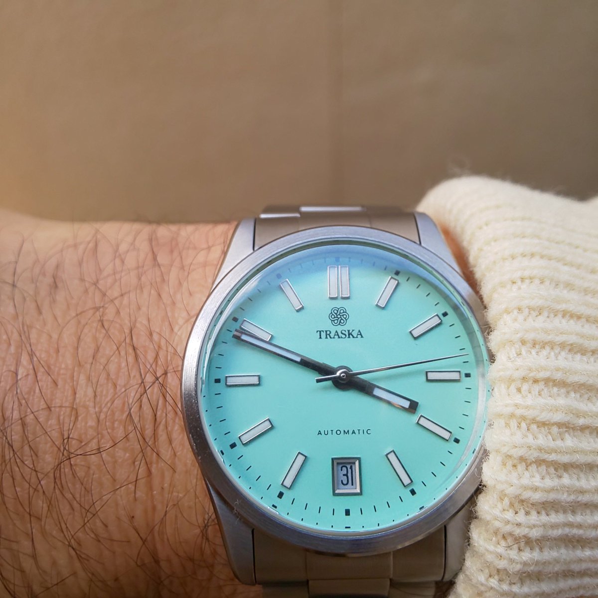 watchid7's tweet photo. 今年最後は、やっぱりトラスカで😌565ドルの何の変哲もないツールウォッチですが、CEOから最後の1本を無理言って出してもらったという出会いと、吸い付くような巻き心地、絶妙なサイズとヘッドバランスに、無意識に使う頻度が高かったように思います。
#Traskawatch https://t.co/0VeoxnEcUy