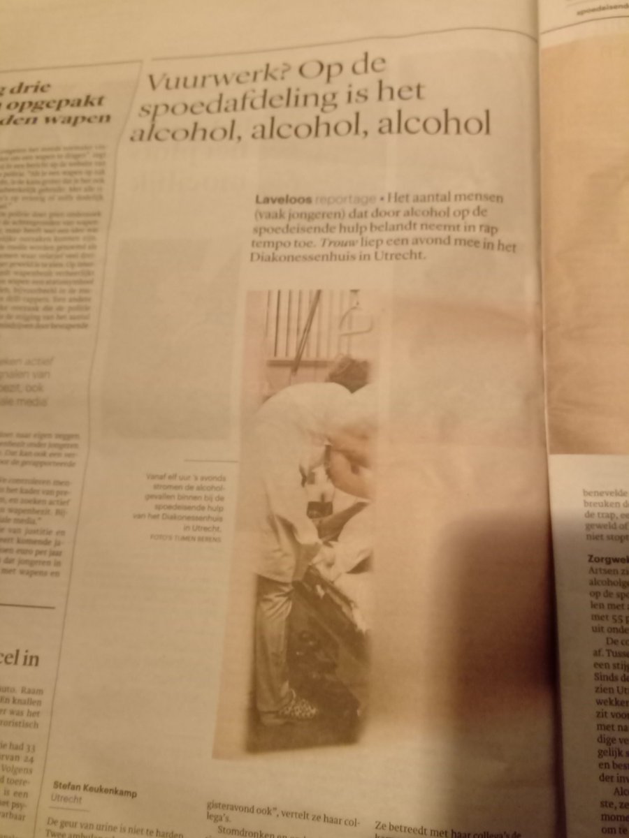 guidobik's tweet photo. "Alcohol is eigenlijk een bizarre harddrug. Als het nu op de markt zou komen zou het nooit worden toegelaten." #verslaving #agressie #OudenNieuw in het #ziekenhuis. https://t.co/C9TYF1mzqF