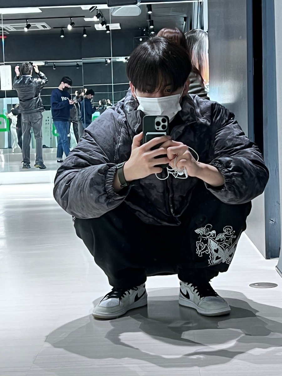 yooncastle1030's tweet photo. #황윤성

221231 윤성이 fns❤️🐻 https://t.co/Byg8rqNaXw