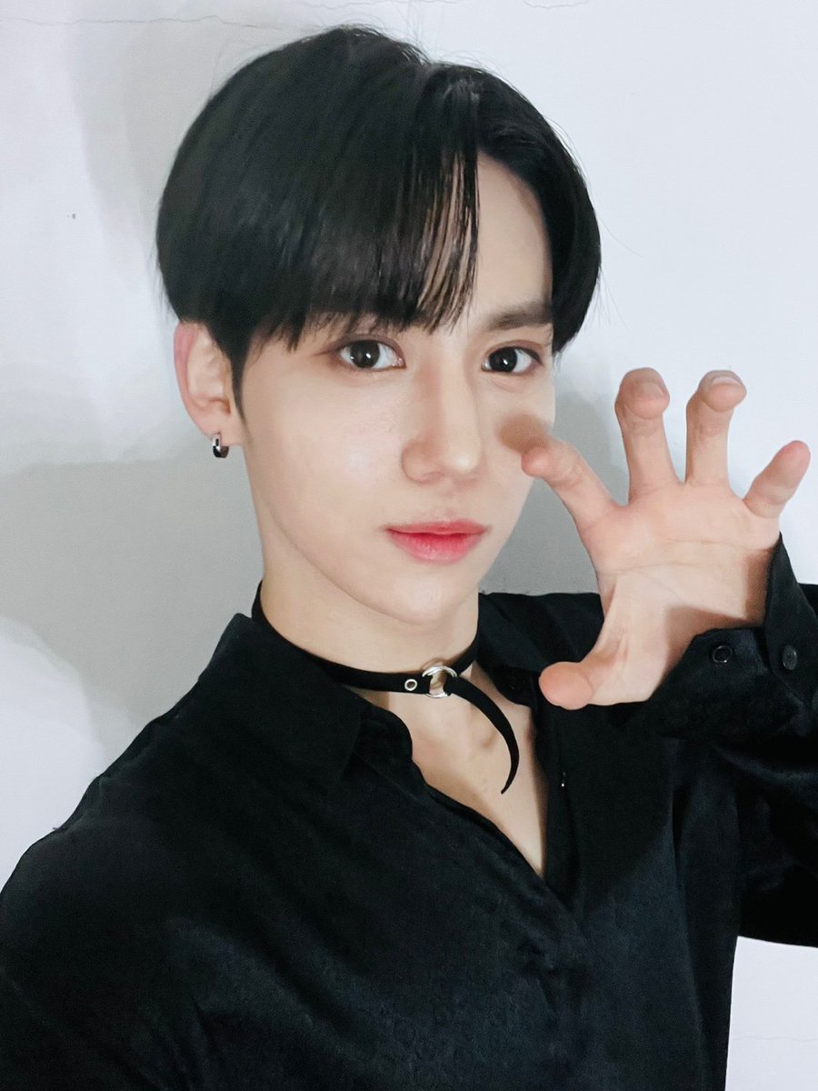 yooncastle1030's tweet photo. #황윤성

221231 윤성이 fns❤️🐻 https://t.co/Byg8rqNaXw