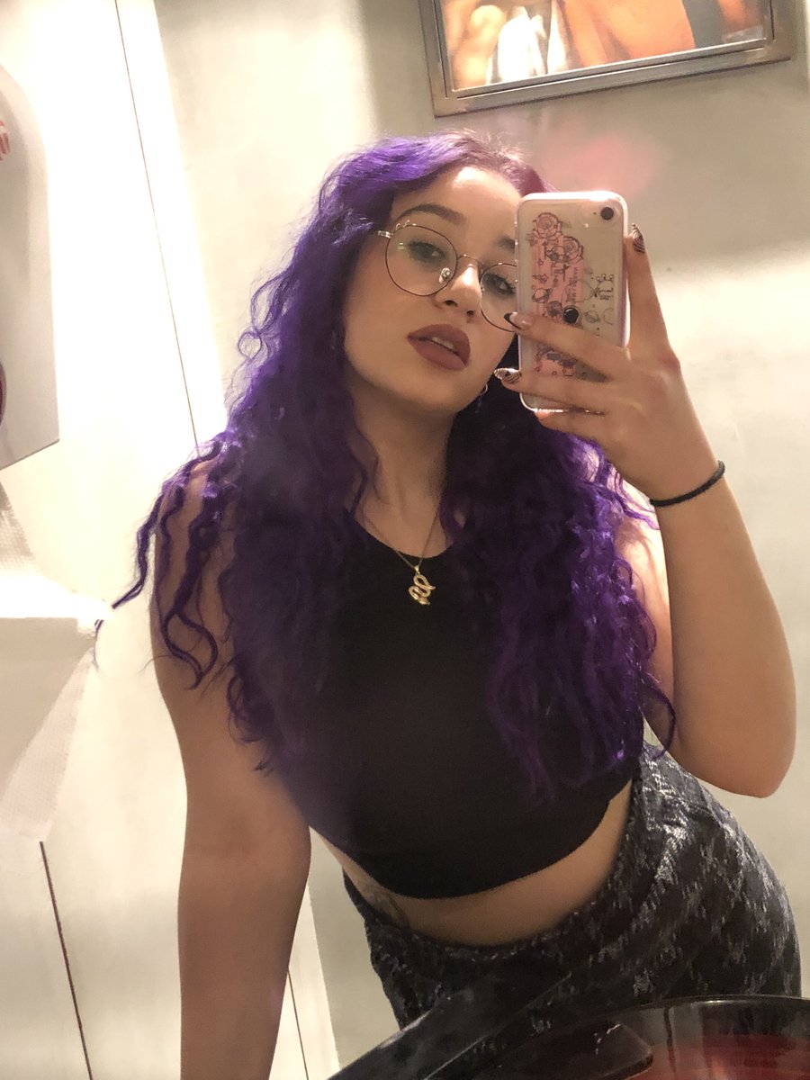 nicknameneeded's tweet photo. Purple hair era💜 https://t.co/6oHaOUYp8d