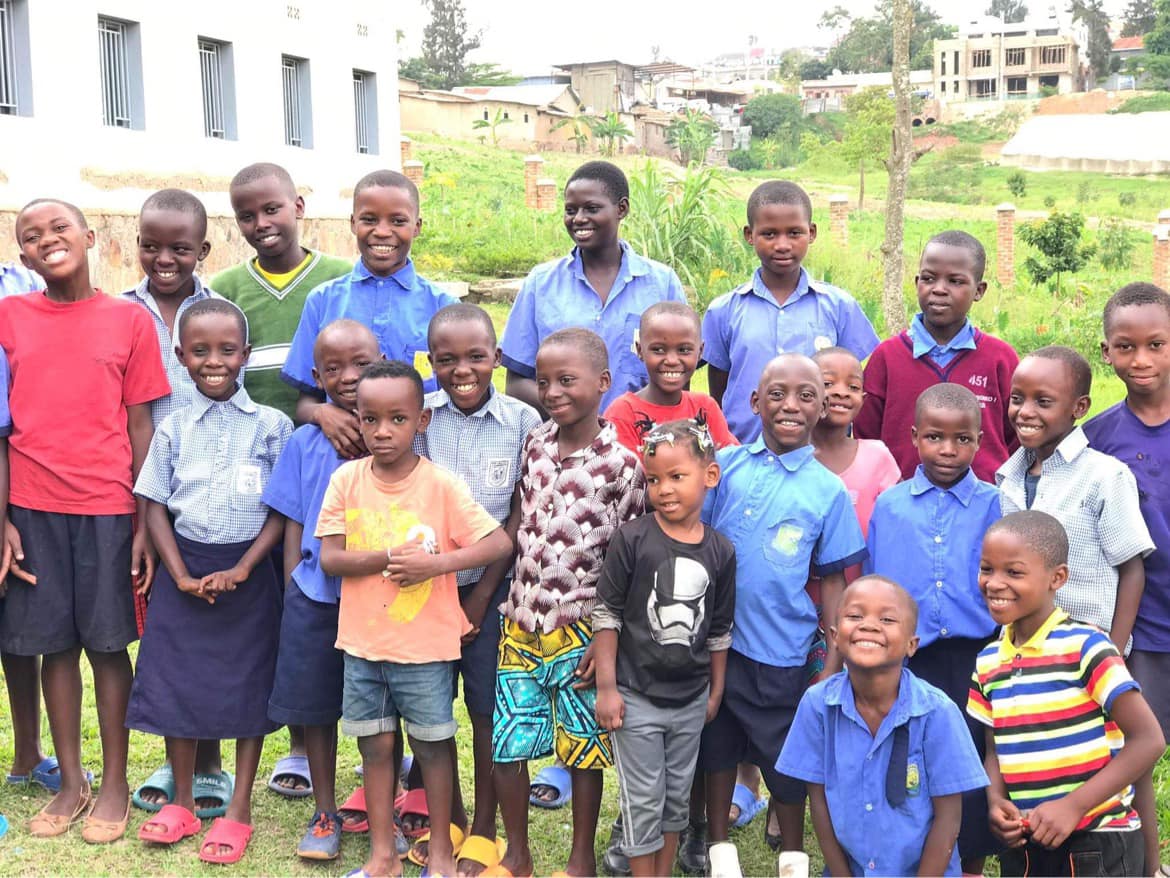 ArielleCM22's tweet photo. We are currently raising $550 to continue support for 39 students in #Rwanda in covering their #schoolfees for their 2nd term. So far we have $50 towards that goal. We need to raise this by January 9th so they can return to school after the holiday break. https://t.co/KR1EctSTIH https://t.co/lokrPIJWpx