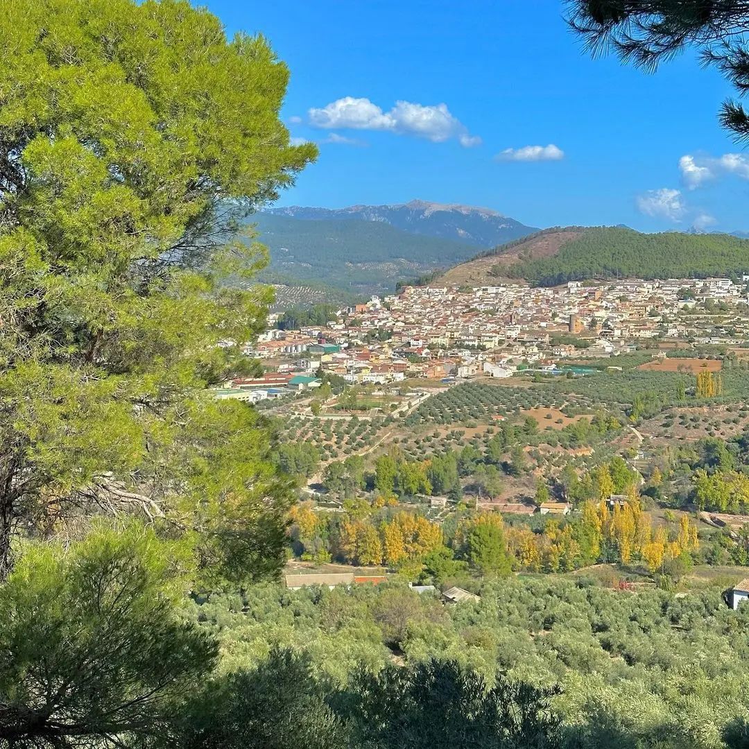 Carolo65's tweet photo. PUEBLOS DE JAÉN 
En la Sierra de Segura se encuentra Siles con una situación privilegiada. https://t.co/omAcP0VLTq