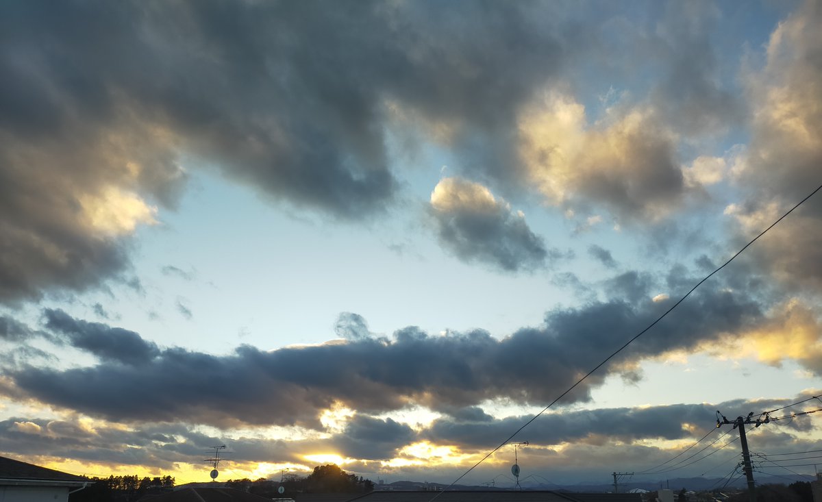 abe_rei's tweet photo. たった今2022年のお日様がお隠れになって行きました。次にお逢いする時には2023年なんですね。
皆さま、今年もお世話になりました。良い年越しをお迎え下さい。来年もよろしくお願いいたします😊 https://t.co/lao50lTBeA