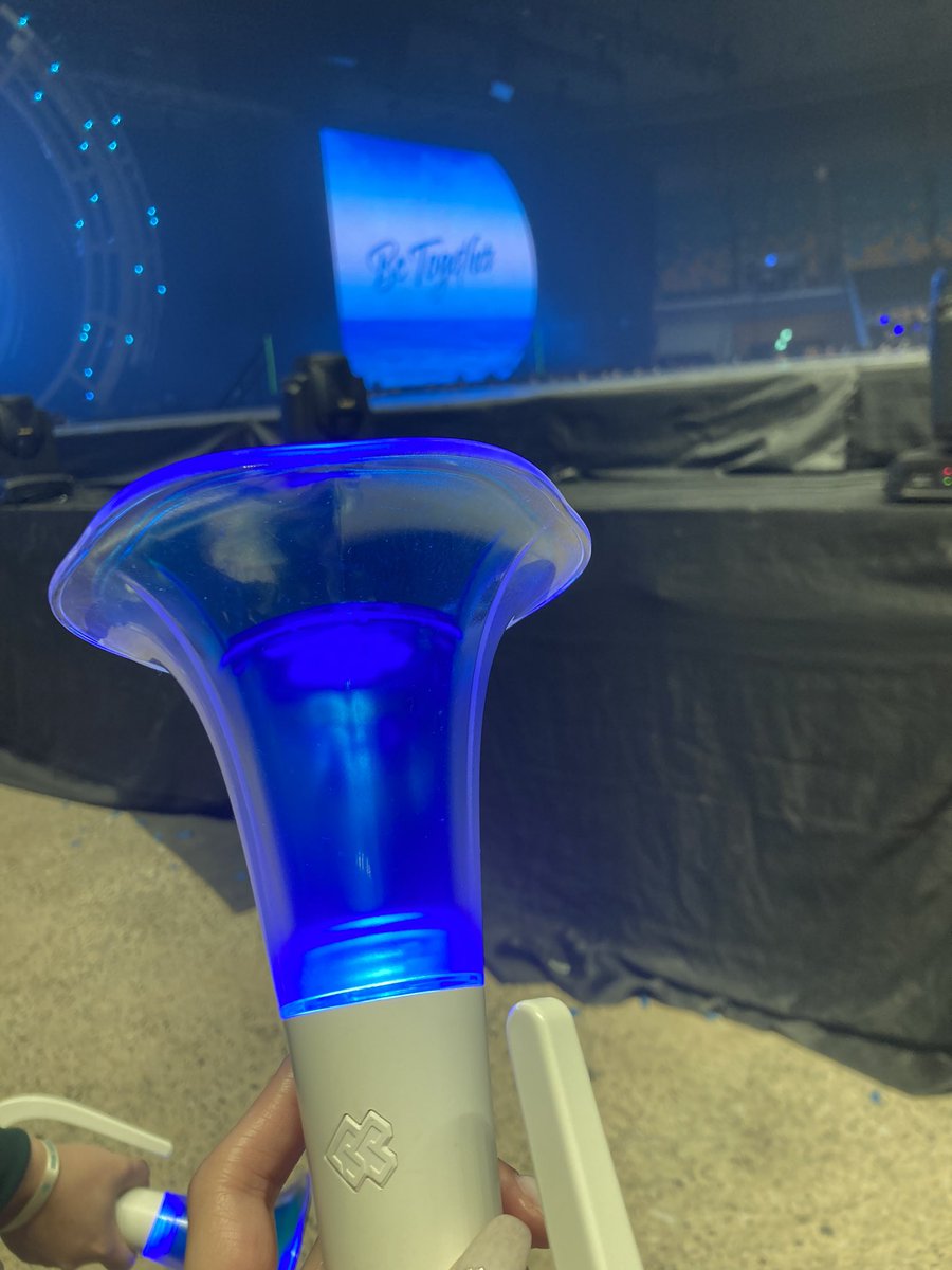 어제 함께 🥰
그리고 오늘 혼자 🥲
이지만 

행복할거야 💙