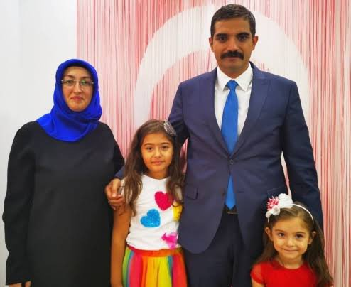 Emir7Sarihan's tweet photo. #sinanates Bu yetimlere sahip çıkmayan ben ülkücüyüm deyip bir makamda oturmasın bir baş saglıgı meşazı bile paylaşmayanlar kendilerini  iyi  biliyorlar @Ulku_Ocaklari https://t.co/0dnYjreX7z