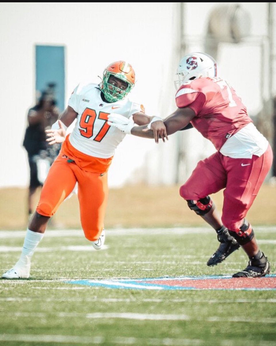 ks_era3's tweet photo. 2022 taught me with prayer,hard work and faith you can do anything but most importantly you have to trust gods timing and know he’s always on time 🙏🏾 going into 2023 nothing from 2022 matters anymore, always be where your feet are! And always remain humble…. Timewilltell ⏳ https://t.co/zQlewABf3V