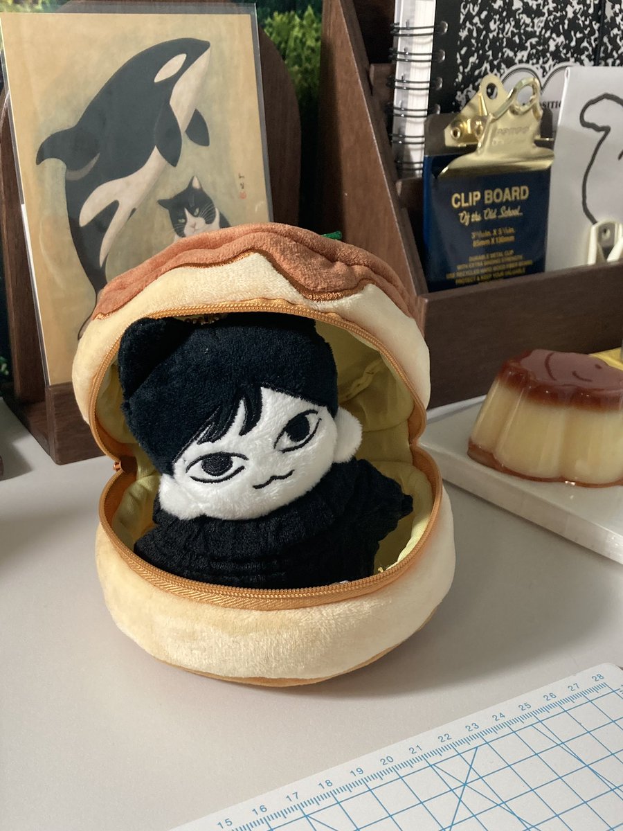 softyor_tor's tweet photo. 안에 무엇이 들어있을…까요🥞🥞

2023 디페 참가 기념으로 나오는 
핫케이크 파우치 💗

#TOR_PIC https://t.co/fxL7nCXJPQ