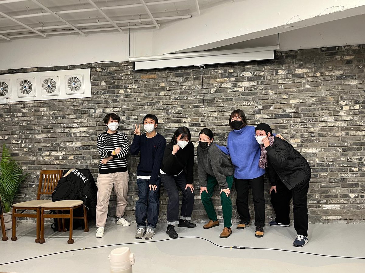 8기 동인 박세련(창작집단 여기에 있다), 박주영(기지), 원지영(원의 안과 밖), 이성직, 조예은(트렁크씨어터프로젝트), 허선혜(창작살롱나비꼬리)에게도 많은 관심과 응원을 부탁드립니다.