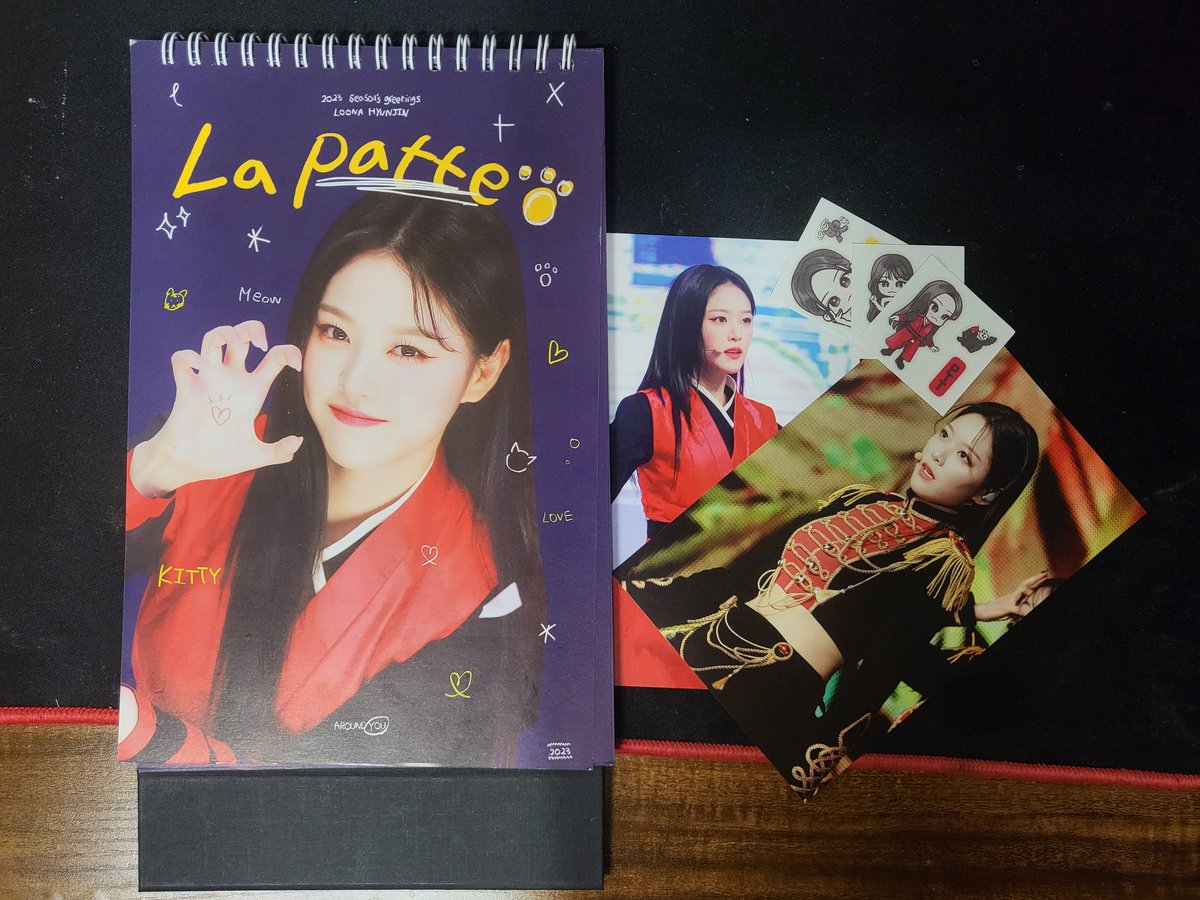 focuslesseyes's tweet photo. 현진이 시그 도착!
너무 딱맞게 잘왔네
사진들 너무 이쁨😆
#이달의소녀 #LOONA 
#현진 #HyunJin #Aroundyou @Around_HyunJin https://t.co/mXGUBWR5YW