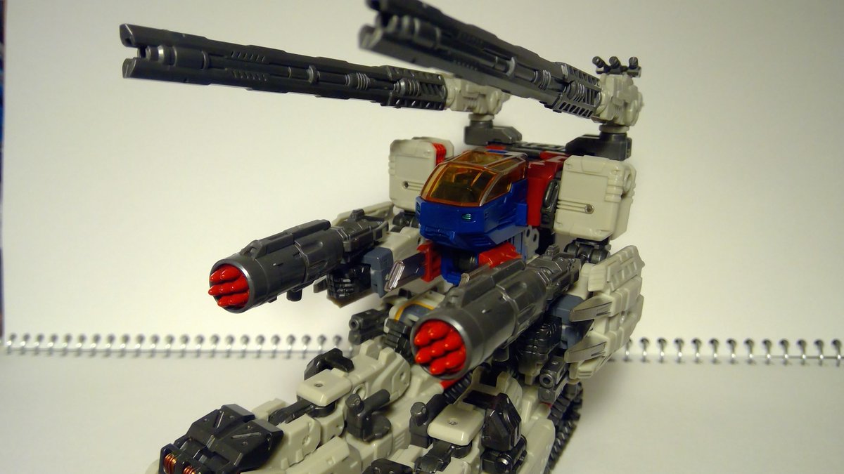 「ダイアガーディオンの分離形態、ボレットコアと互換性があるので、他のマシンと接続出」|カッパ ヨシミのイラスト