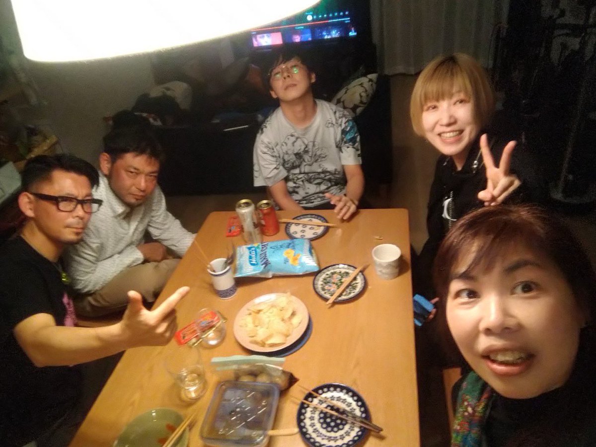 flyers_green's tweet photo. 皆様今年はどんな一年でしたでしょうか？
我々THE GREEN FLAYERSはACT様&amp;ユウヤ様のご協力もあり何とかLIVEを再開できた年になりました✨
新しい出会いもあり、来年もいろいろ楽しみな企画を計画中です✨
今年もありがとうございました✨
来年も宜しくお願いします❗️
皆様良いお年をお迎えください✨ https://t.co/5imawtLVaZ
