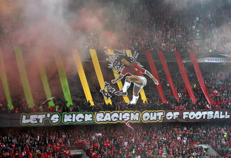 berteeddy's tweet photo. @HafidZiri2 @Standard_RSCL @juventusfc C'est ça, le Standard de Liege. https://t.co/QXj31dWl9e