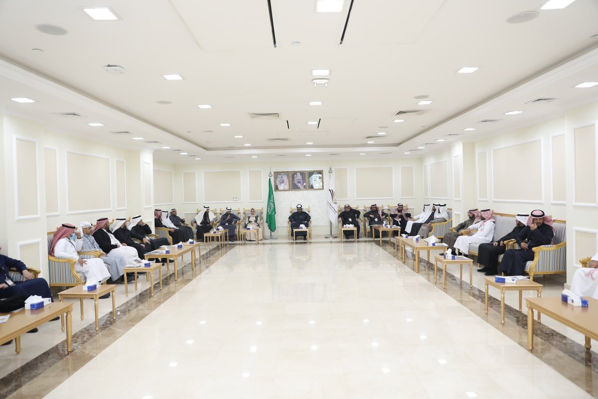Saud_F_A1's tweet photo. تشرفت بلقاء عمداء كليات العلوم الطبية التطبيقية بالجامعات السعودية في اجتماع مجلس العمداء الرابع والعشرون والذي استضافته كلية العلوم الطبية التطبيقية بالخرج @CPSAU  @psau_edu_sa https://t.co/js01OOEB6w
