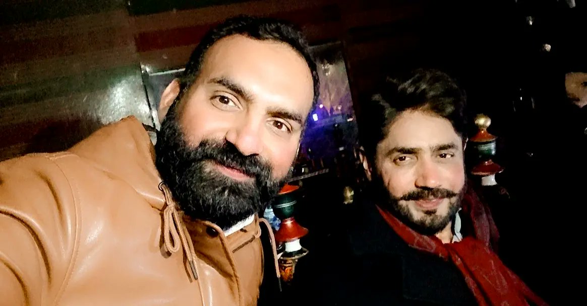 Umar_Chaudharyy's tweet photo. Meetup with Legendary @AbrarUlHaqPK  at #LahoreTeaFestival organized by @PFAHQOfficial . . ☺️😍 https://t.co/MbKG7iIVIP