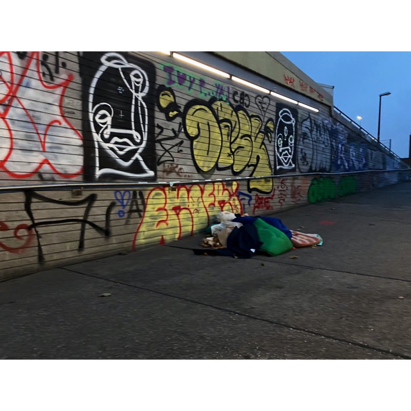 ElwoodNft's tweet photo. Hood Morning Ladies & Gents!
2022 comes finally to an end…
#Photography #Homeless #Solidarity #ImagineOneWorld
#TheViewOfAMedicalWeedUser https://t.co/ZAdxSdBPUE