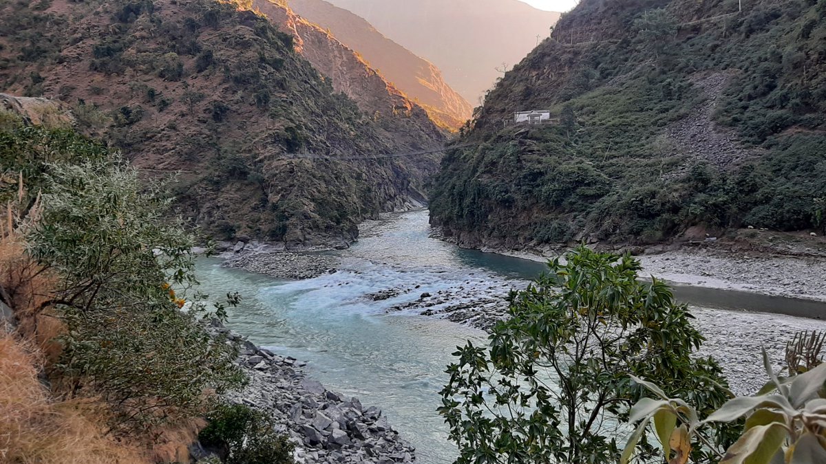 subashacharya01's tweet photo. तिला नदि (जुम्ला) र हुम्ला कर्णाली सङ्गम स्थल जिते कालिकोट 
मुगु कर्णाली र हुम्ला कर्णाली सङ्गम स्थान दोमुख हुम्ला
#geologistlife https://t.co/lHFQy9lCJ2