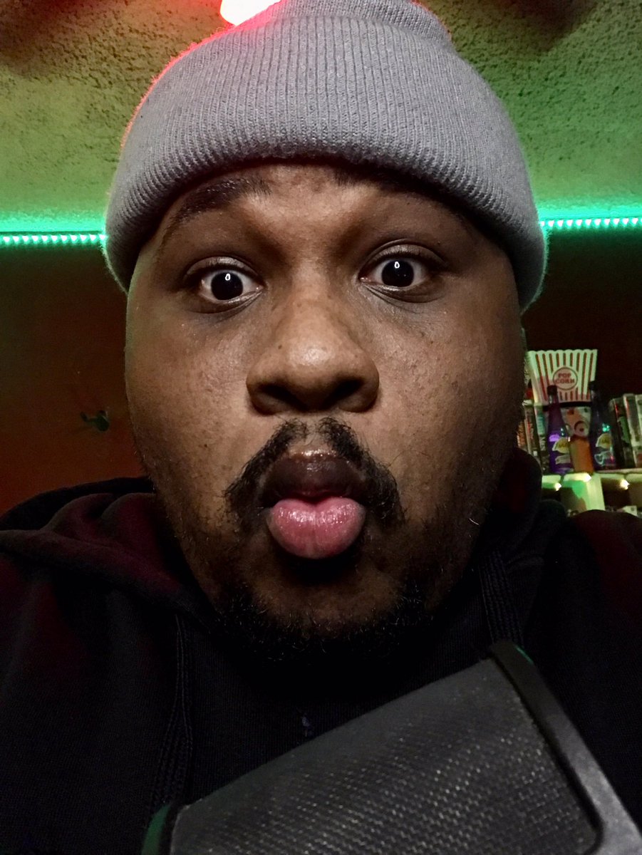 SupaFlyNinjaGuy's tweet photo. last stream of 2022, i got the chill vibes and drank in hand. come thru https://t.co/zJt9pYK4O1 💖⭐️🌈 https://t.co/Z5JxODVxFz