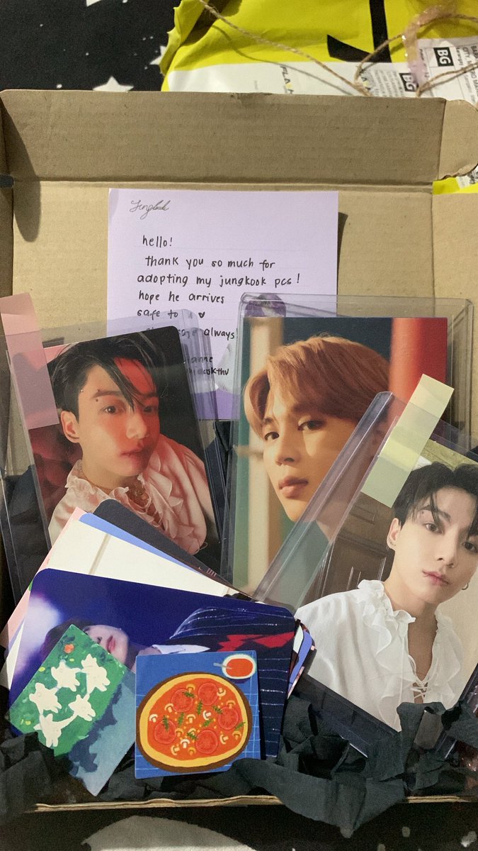 jikoolouvre_'s tweet photo. — 💌 #keyramails 

from @midaskthv 

lipstain koo and sakristan jungkook came home weeks ago, kasama pa si mimiiii 🤩. thank u seller for letting me adopt this babies and apologies for the late feedback! I’ll take care of them, i promise :)) ‘til our next transaction! 🥰❤️ https://t.co/EObtebhgp2