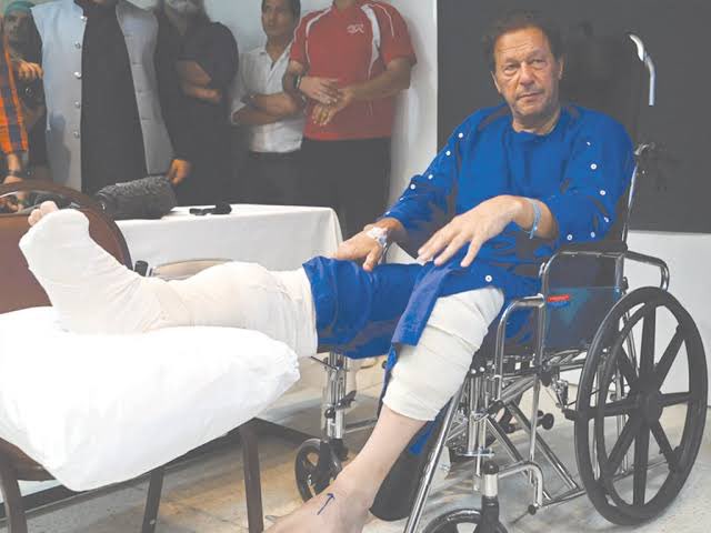 FarooquiJameel's tweet photo. ONE word for this man 👇 https://t.co/Btn6SQtlAT
