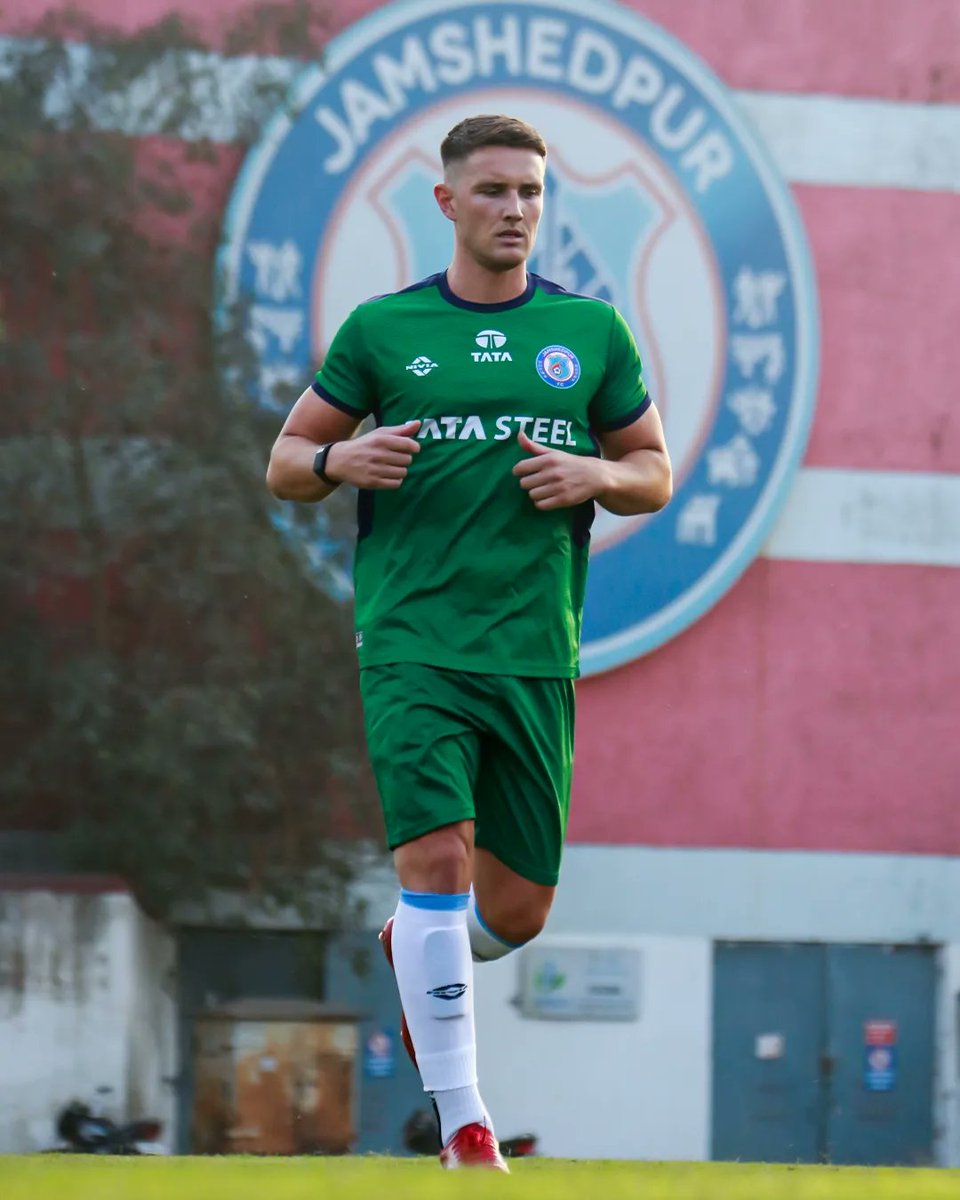 IndSuperLeague's tweet photo. .@jamshedpurfc have acquired the services of Australian Defender @dylfoxy 🇦🇺🔴

📸: #JamshedpurFC

#HeroISL #LetsFootball #JoharDylan https://t.co/JzKzFDO76g
