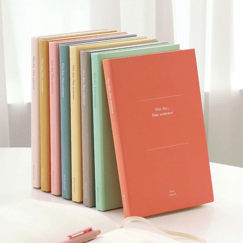 #수빈's 소품

■ 221231 수빈 인스타그램 스토리
■ indigo
■ 자문자답 하루 한 문장 일기 <오렌지>
■ 9,900원 (사이트기준 할인가) -품절-

🔗: m.indigostory.co.kr/product/%EC%9E…

#우주소녀 #우주소녀_쪼꼬미