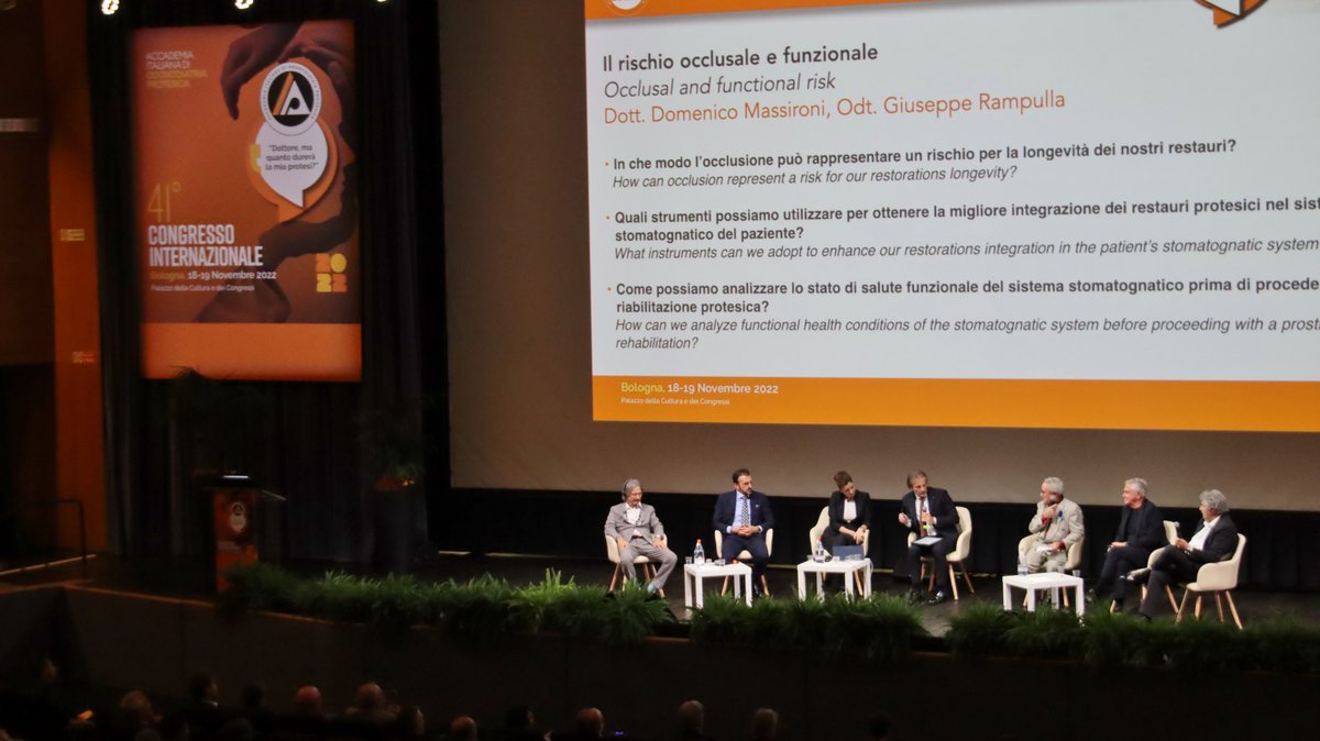 I momenti più belli ☀ del 2022: il 41° Congresso 🤝 internazionale Aiop di Bologna (17-19 novembre 2022) 🙂
Auguri di un felice 2023 a tutti! 🍾🥂🎀🎉🎈
✅ Guarda la gallery 🎞 intera del Congresso flic.kr/s/aHBqjAfy7m