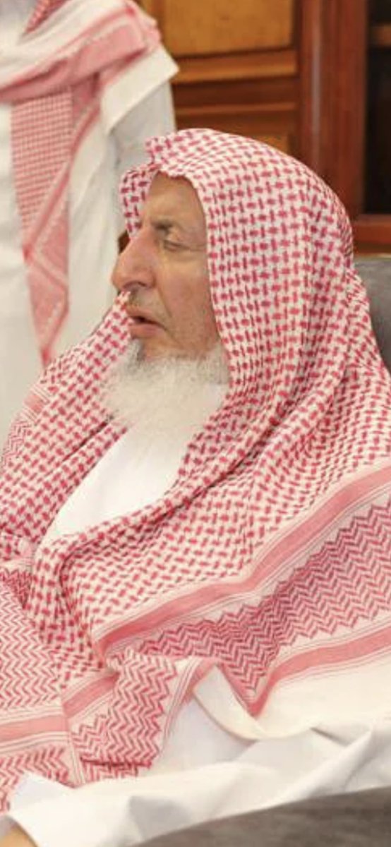 سماحه الشيخ عبدالعزيز ال شيخ مفتي عام المملكه يزور بيت العزاء ويقدم واجب العزاء في وفاه لولوه عبدالعزيز الوتيد فجزاه الله خير والذي كان له اثر طيب في نفوس ابناءها واسره الضبيعي والحكير والوتيد والعقيلي