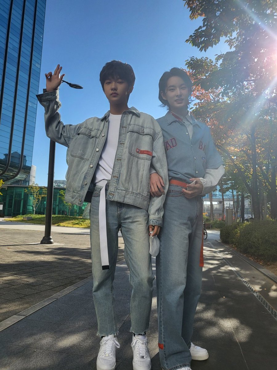 GoldenLuv12's tweet photo. Awww sooo cute Seyun and Minseo🥺🥺🥺 https://t.co/2M0xHQDHga