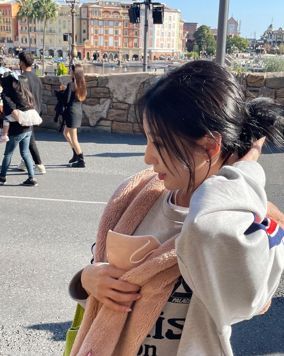 jjungyein's tweet photo. ㅤ
ㅤ
The castle we all know, it's Disneyland's!
ㅤ
ㅤ https://t.co/Xtf9Zwr5Ym