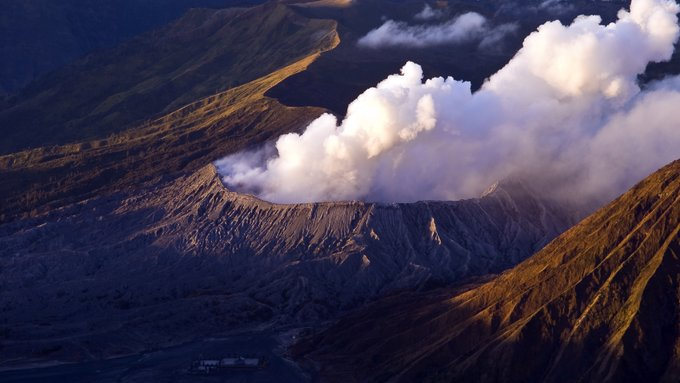 BinanceBunnco's tweet photo. ⚡ Bromo ⚡ Part of my Sunset Series ➡ 50% of sales will go back into the #NFTCommunity 👇 click 👇 https://t.co/sgq7MdYyuC #artwork #NFT #NFTart #sunset #nftcollector #cryptoartist #NFTs #wezenaar #rickwezenaar https://t.co/1dr7zGBwsi