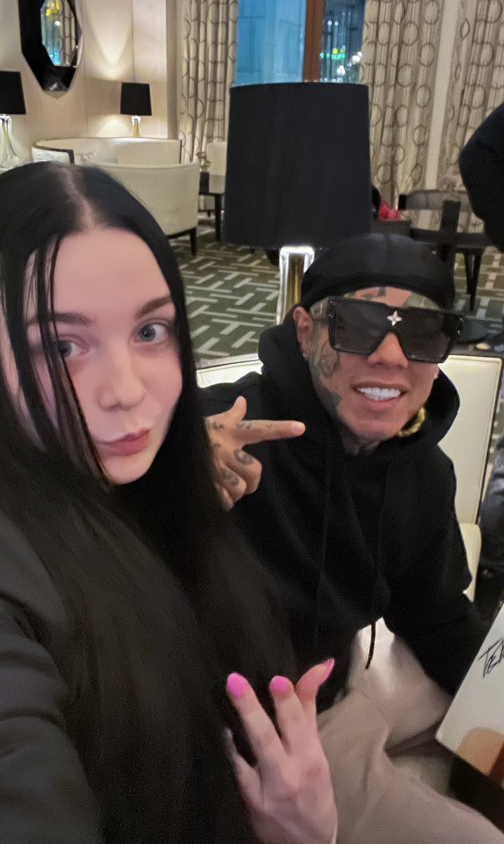 lesya_minaj's tweet photo. This was definitely the best day of 2022, i’m so happy that i met you @6ix9ine .
He is so cute, kind and humble in real life, thank u so much🙏🏼❤️
Ofc i asked to tell Nicki my message 😩😂 https://t.co/icbeDokzlK