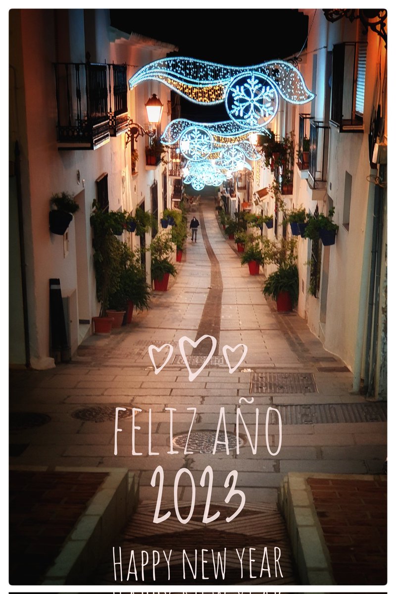 Feliz entrada de año a toda la comunidad. #HappyNewYear2023 #FelizAnoNuevo2023 #Malaga #Costadelsol