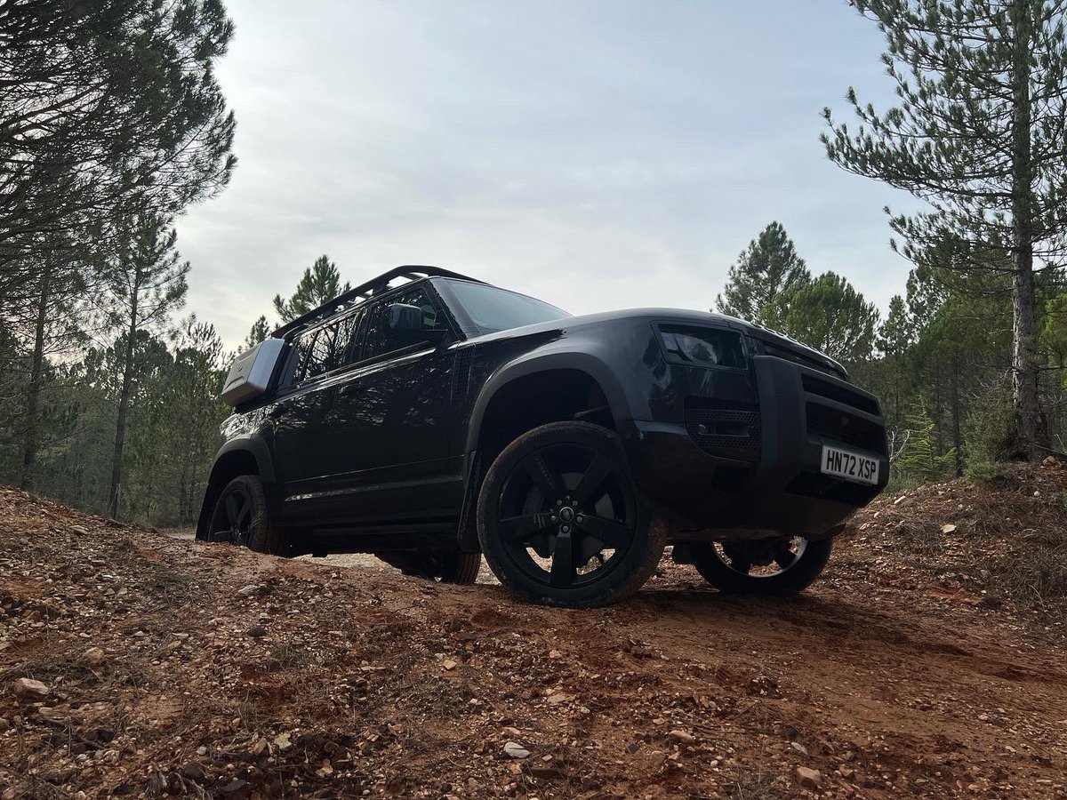 petrol_ped's tweet photo. Me - ‘Can I borrow a Defender 110 ?’
Hendy Land Rover - ‘If you can get some cool pics’
Me - ‘OK’ 😜👌👍
@HendyGroup @LandRover_UK #petrolped #landrover #defender #defenderroadtrip https://t.co/3XH4lqWMrY