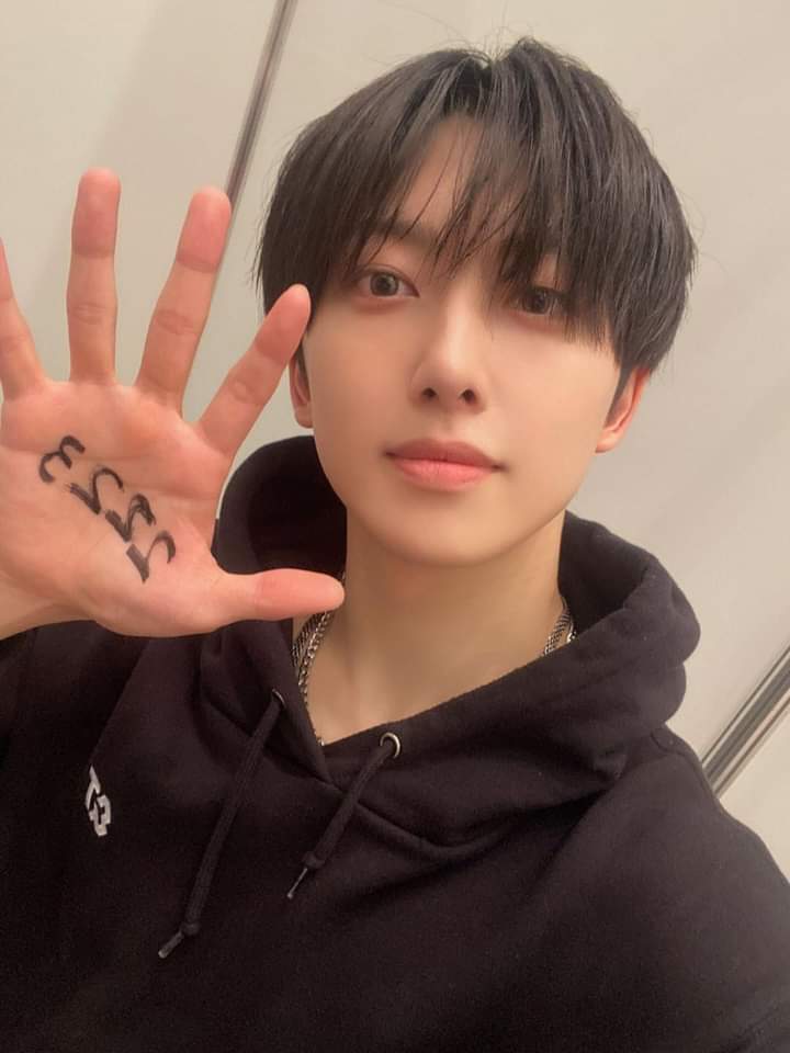 LynroseMahilum's tweet photo. @andTEAM_members Thankyou fuma-kun for being part of lune's life this year lets create more memories together nextyear. Happy new year love lets be happy nextyear❤ https://t.co/rF4pjiXQbz