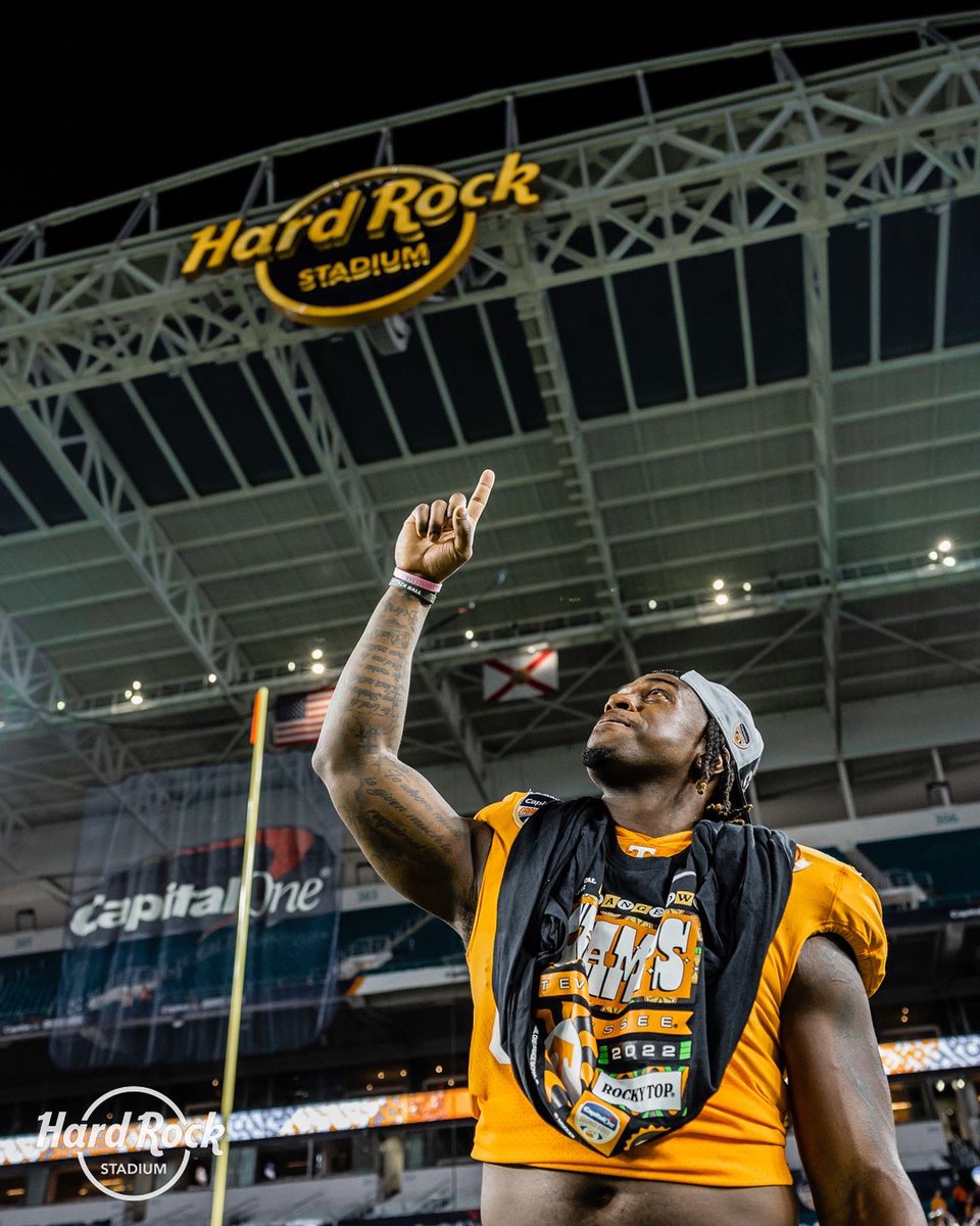 HardRockStadium's tweet photo. Oh what a night! 🍊@Vol_Football 

Until next year, @OrangeBowl! 👏 https://t.co/dthE7EoPzx