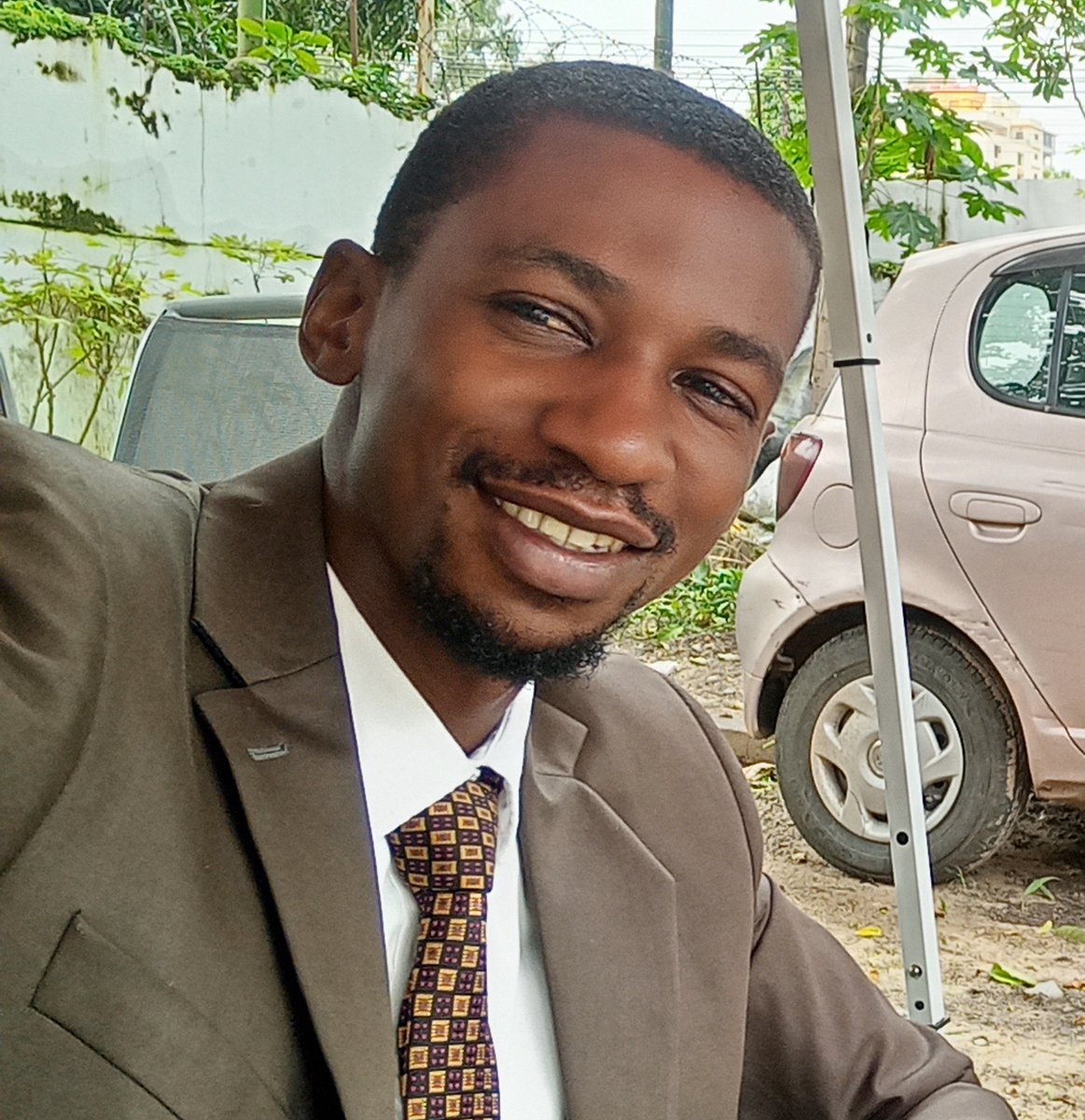 jasonvangu3's tweet photo. À tous les amis! Nous vous souhaitons une année féérique remplie de magie à chaque instant, de petites douceurs à tout moment et de merveilleux moments qui vous combleront de joie pour une belle année parsemée de petits bonheurs. Le bonheur se bâtit de tout petits riens. https://t.co/wVpyb2mBWm