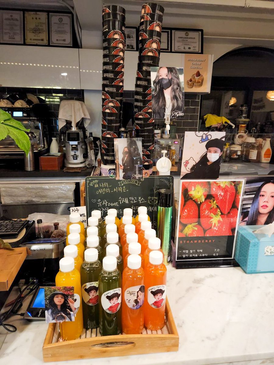 jisooflying_'s tweet photo. ✨ JISOO BIRTHDAY 2023 PROJECT ; CAFE EVENT IN KOREA ✨ 

It’s finally all set! 🥳 

📅 : Jan 1st - Jan 5th, 2023

📍 : BeansA Cafe/Flavor Cafe

K-Blinks! Please visit our event and share the moment with us! 🫶🏻

#지수 #JISOO #블랙핑크 #BLACKPINK https://t.co/FYMxwVURpI
