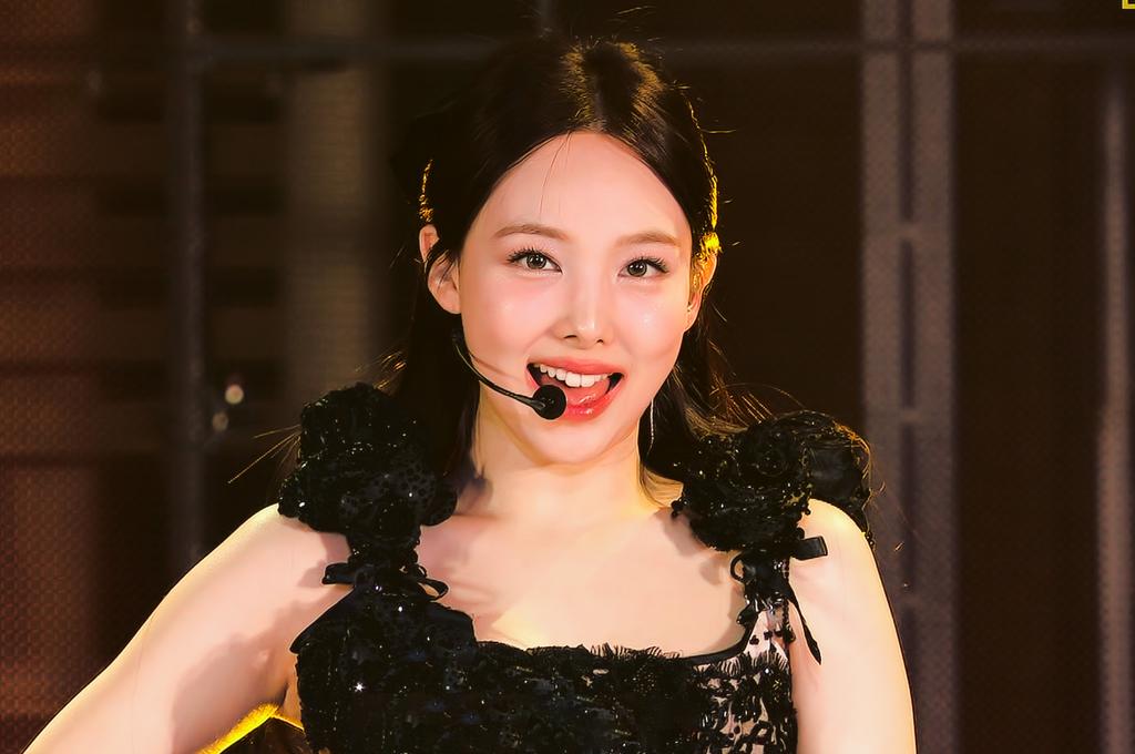 221231 || NAYEON on NHK Kohaku today TWICE 紅白 Celebrate #NHK紅白 