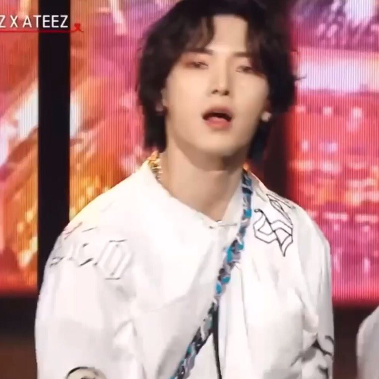 hrlyateez's tweet photo. #YEOSANG #ATEEZ @ATEEZofficial 
https://t.co/zOFMioxHfE