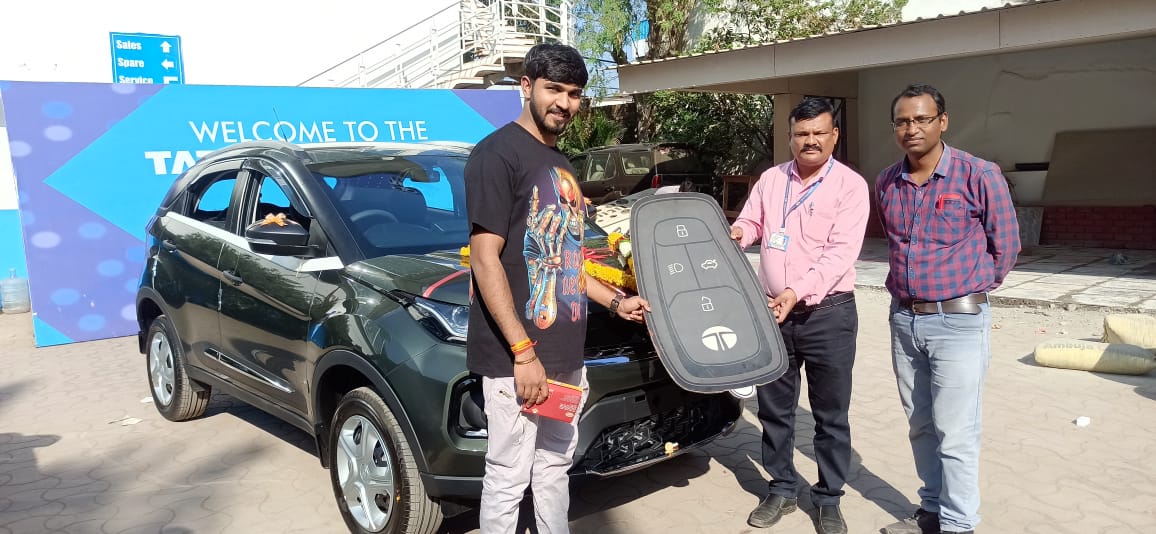 JamodkarDipak's tweet photo. Tata Nexon On my Birthday https://t.co/RDwwxgJvcR
