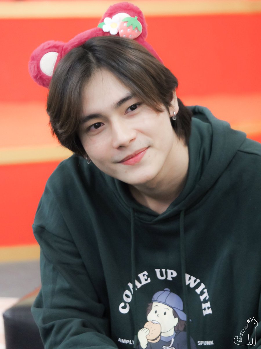 Arilekkk0807's tweet photo. #HNY2023TOD
#techittod
Good bye 2022，Hello 2023🎆🎆Thanks for meeting☺️Hope we can meet on Thailand!!
Thanks for @double_tod giving me authorized to use this wonderful photo  
to draw!Happy New Year Everyone🤩🤩 
@techittod https://t.co/Ccu2nwMxWa
