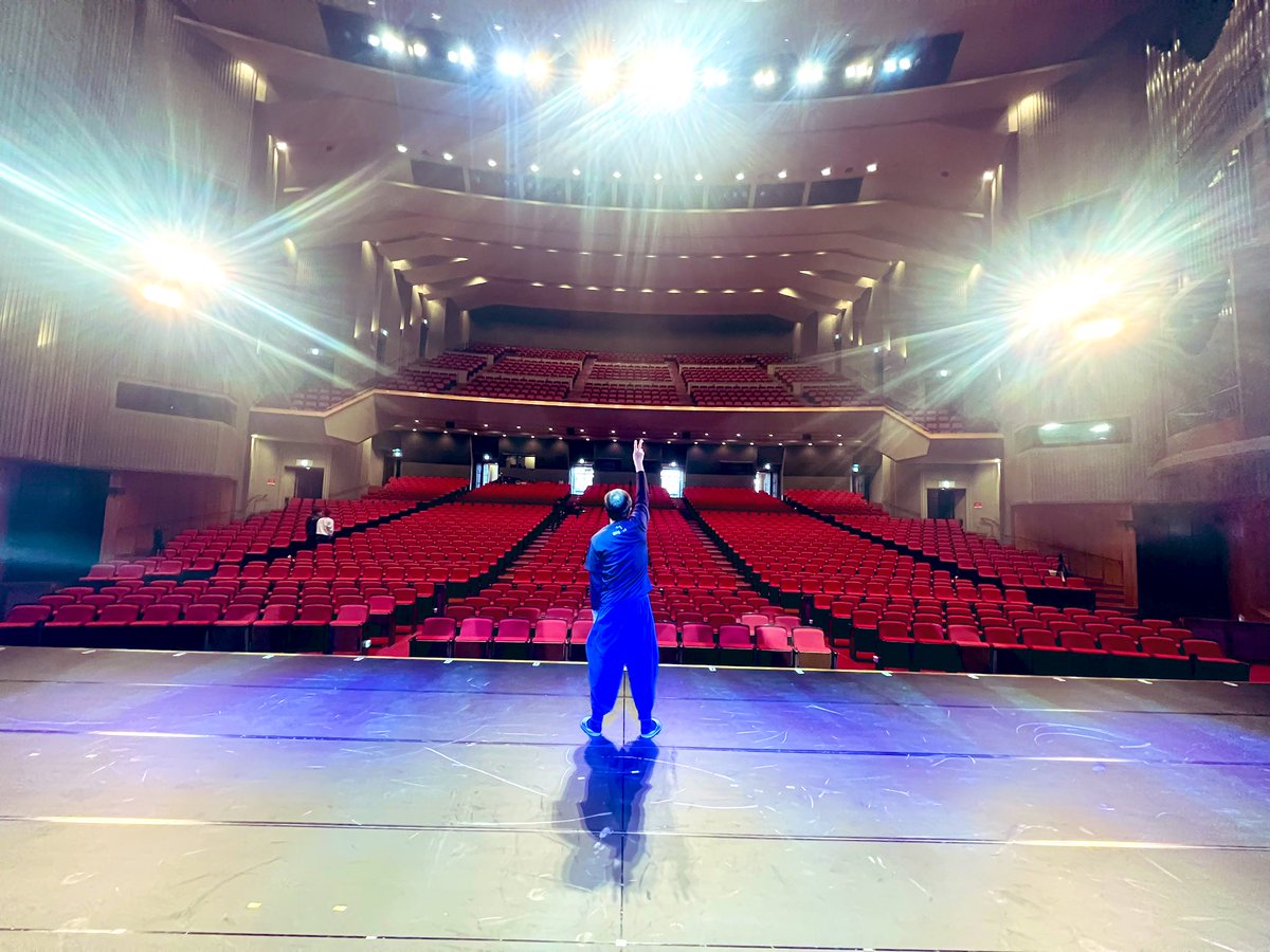 jo_kazuki's tweet photo. 2022年
大変お世話になりました。皆さまのおかげで凄く幸せな経験をさせて頂きました。
インスタライブ中に浅草寺で『凶』を引いた事は忘れません。

応援してくださった皆様、ジョセラーの皆様、ほんとに有難うございます！

2023年
浅草寺で大吉を引こうと思います。

良いお年を！！！ https://t.co/jTII7NMlym