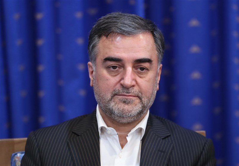 pouriazeraati's tweet photo. استاندار نفهم و پفیوز مازندران:
رواج سگ‌های خانگی جزء ماموریت‌های سرویس‌های اطلاعاتی است

شناسایی 👇🏽
محمود حسینی‌پور نوری

#مهسا_امینی https://t.co/69eHdR3aE5