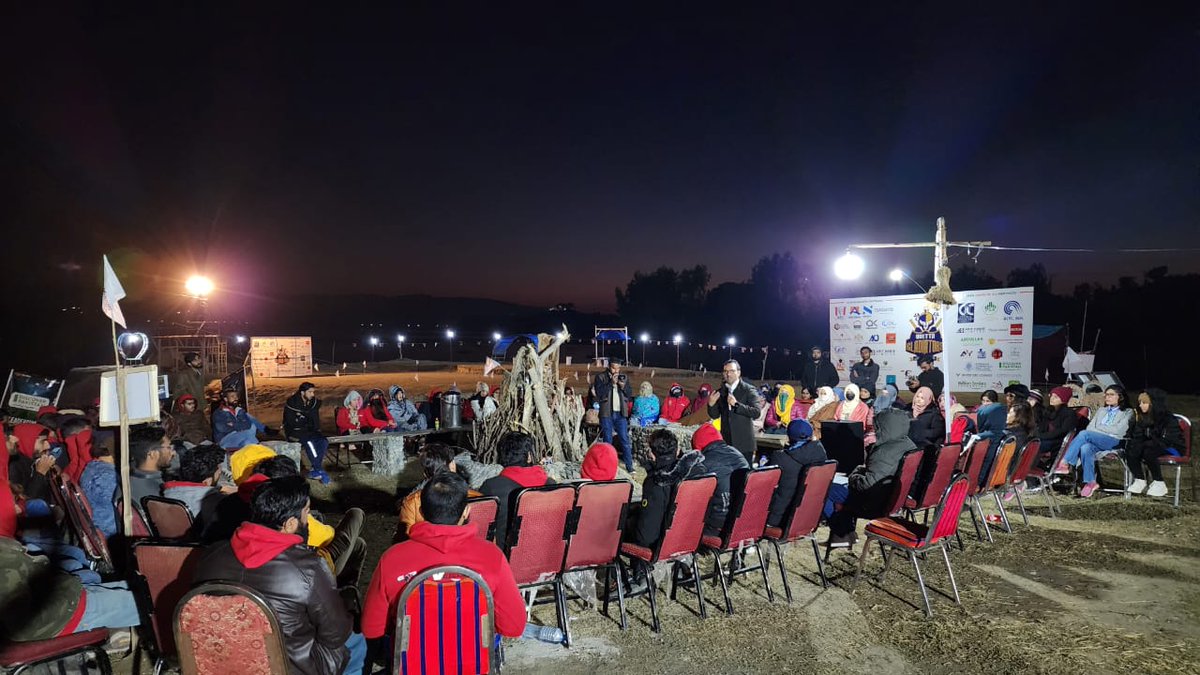 MillionSmilesPK's tweet photo. Mr. Qaiser Abbas speaking to youth on "Kamyabi Mubarak" at Trek Venture 3.0 - Leadership Bootcamp ! https://t.co/tSclWpoASx