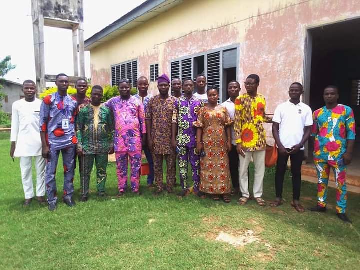 TOSSAVI Emmanuel (@tossaviemmanue2) on Twitter photo 365 jrs de leadership : Bilan et perspectives.
Retrouvez en images les temps forts ayant marqués l'année 2022
👇👇👇
(4)
Samedi 16 avril : Nous étions à la maison du peuple de Houéyogbé où nous avions outillé plus de 20 jeunes en graphisme mobile ⤵️
<a href="/MJHoueyogbe/">Mairie des Jeunes de Houéyogbé</a>
<a href="/PJBenin/">Parlement des Jeunes du Bénin</a>
<a href="/vnu/">VNU</a> 365 jrs de leadership : Bilan et perspectives.
Retrouvez en images les temps forts ayant marqués l'année 2022
👇👇👇
(4)
Samedi 16 avril : Nous étions à la maison du peuple de Houéyogbé où nous avions outillé plus de 20 jeunes en graphisme mobile ⤵️
<a href="/MJHoueyogbe/">Mairie des Jeunes de Houéyogbé</a>
<a href="/PJBenin/">Parlement des Jeunes du Bénin</a>
<a href="/vnu/">VNU</a>