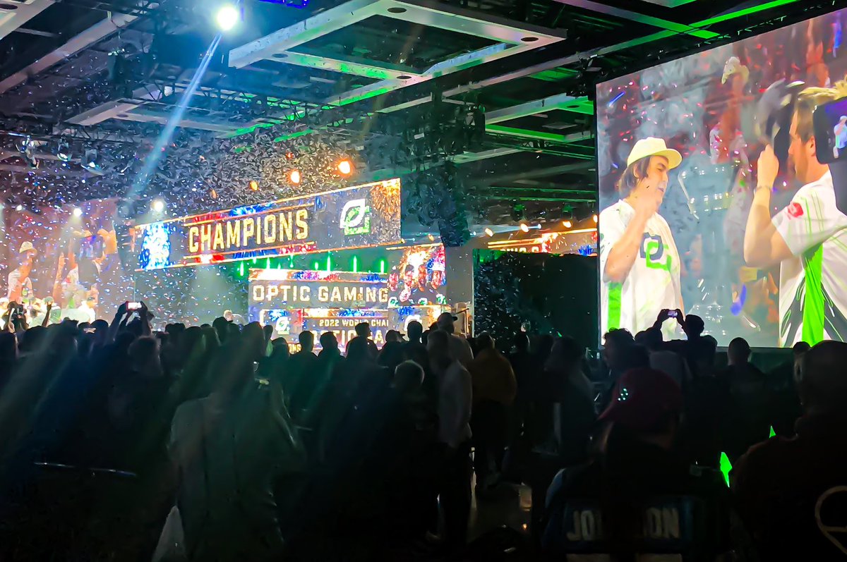 We had a blast this year covering all the EU action. We hope you did too 😌

What’s ya favorite moments from <a href="/HCS/">Halo Esports</a> year 1? Here’s a few of ours ✨

💫 Halo LANS back in EU 🇪🇺
💥 Tchik Wobblin’ Wigs at KC 🤯
🎸 The Revenge Tour 🔥
🏆 That Worlds Grand Final ⭐️